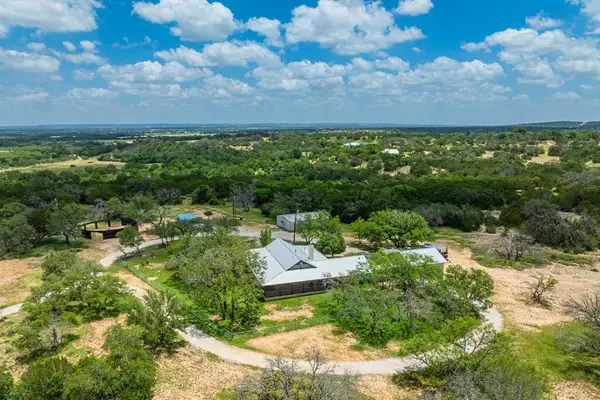3157 Old San Antonio Rd, Fredericksburg, TX 78624