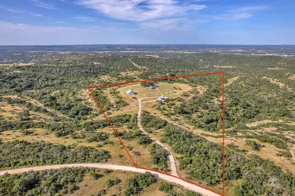 131 South Wind, Center Point, TX 78010