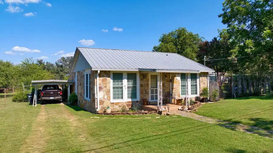 817 S Live Oak St, Mason, TX 76856 - #3