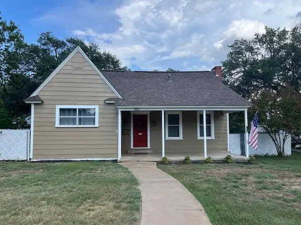 1211 S Blackburn, Brady, TX 76825