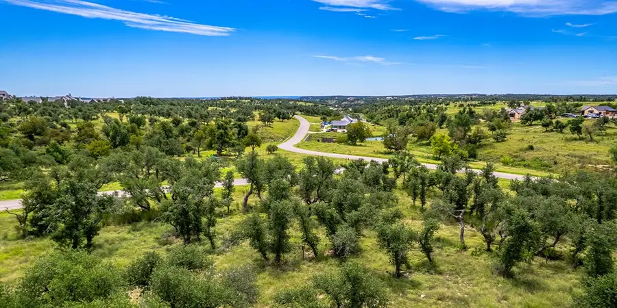 824 Beaumont Dr, Fredericksburg, TX 78624 - Image #2