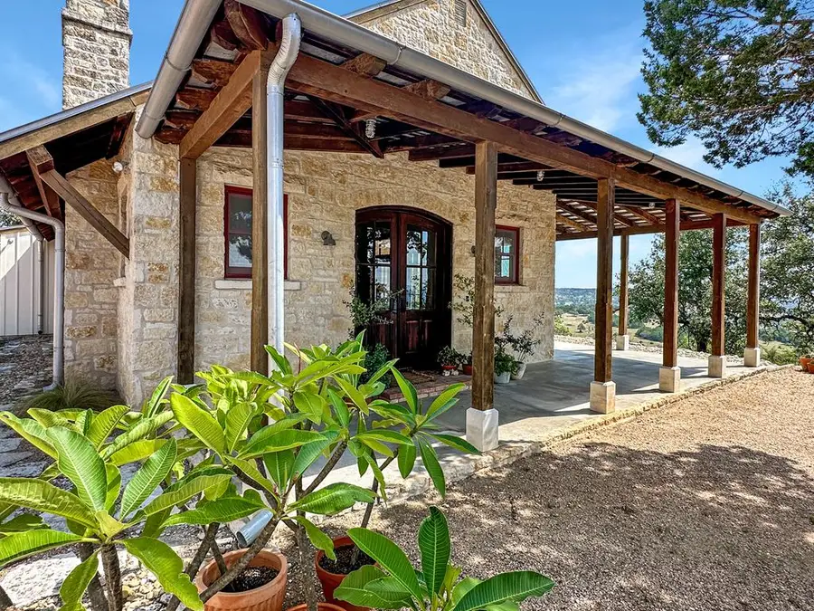 309 Ridgeview Dr, Fredericksburg, TX 78624 - Image #3