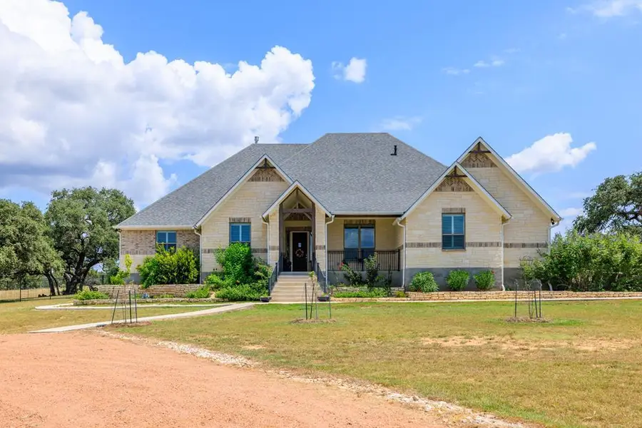 201 Mystic Oaks Trail, Fredericksburg, TX 78624 - Image #2