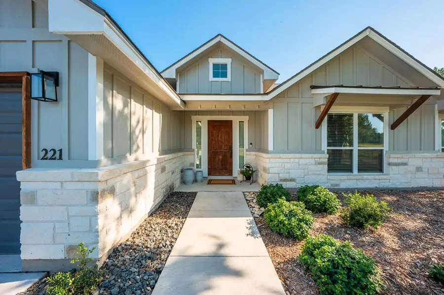221 Deerwood, Bandera, TX 78003 - Image #2