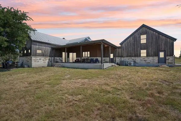 135 Scenic Vista Dr, Fredericksburg, TX 78624