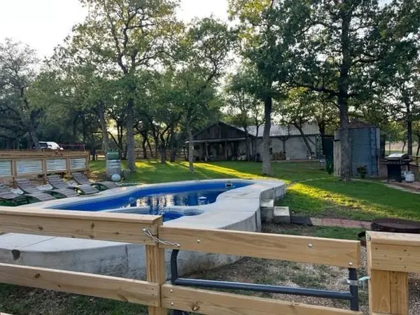 661 Sandy Lane, Fredericksburg, TX 78624