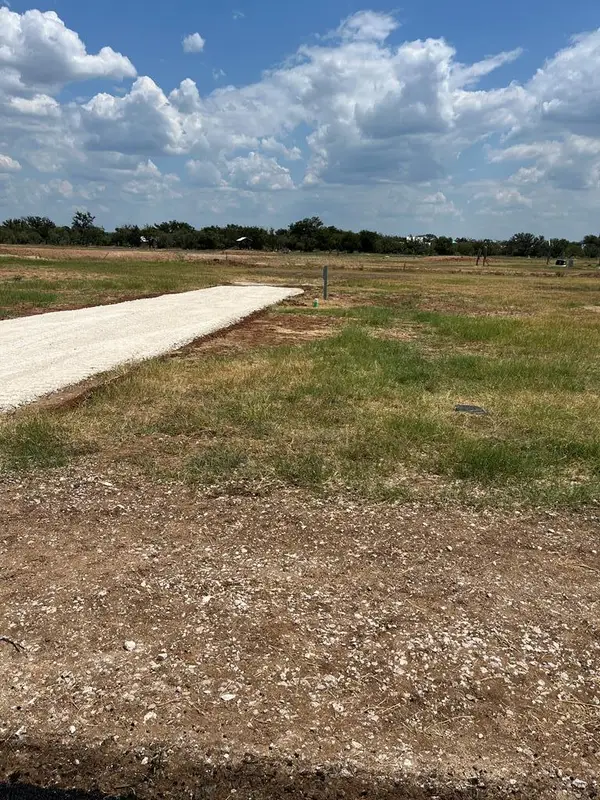 193 Arch Ray Lp, Fredericksburg, TX 78624