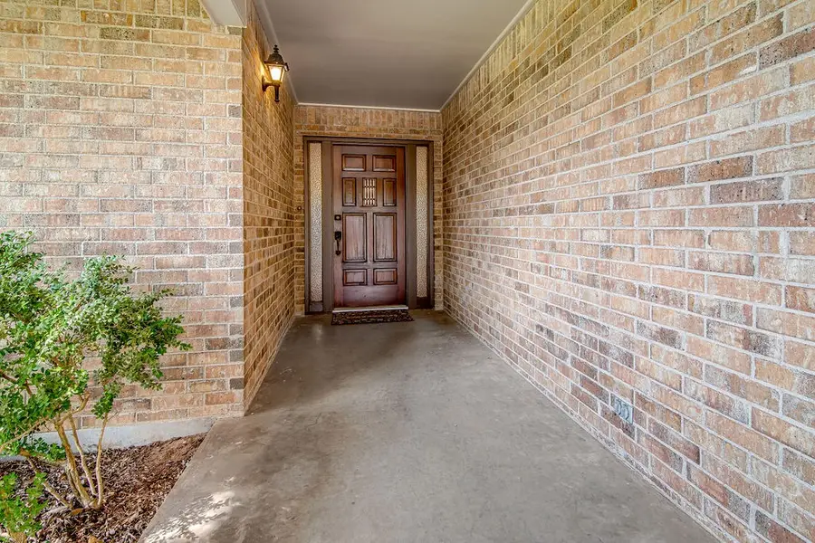 205 Crestwood Dr, Fredericksburg, TX 78624 - Image #3