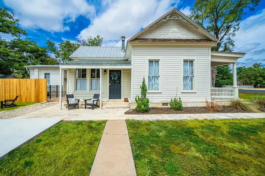 501 W San Antonio St, Fredericksburg, TX 78624 - #2