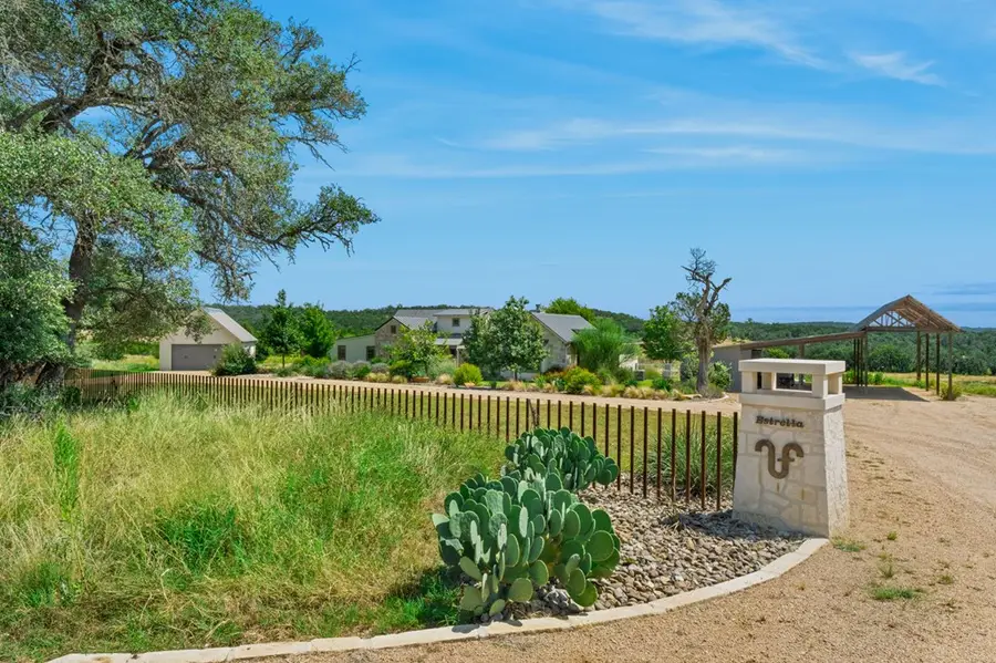 716 Arbor Ridge Rd, Fredericksburg, TX 78624 - Image #2