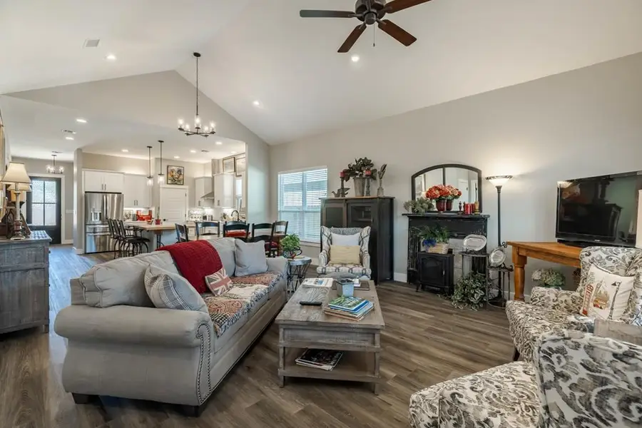 507 Mooney Lane, Fredericksburg, TX 78624 - Image #2