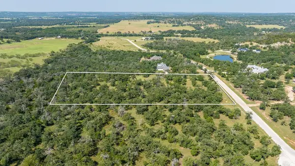 560 Mystic Oaks Trail, Fredericksburg, TX 78624