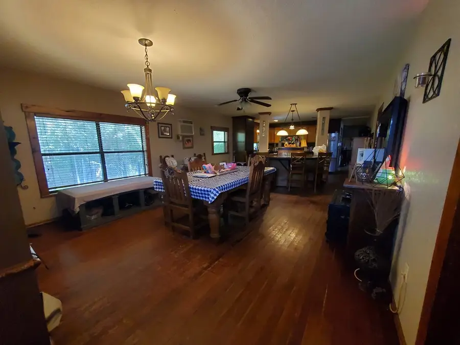 208 W Houston St, Menard, TX 76859 - Image #2