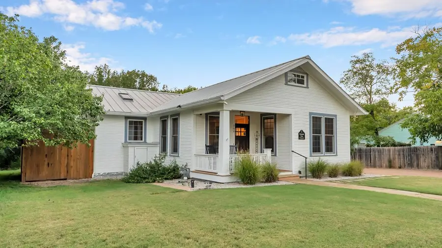 309 Fulton St, Fredericksburg, TX 78624 - Image #3