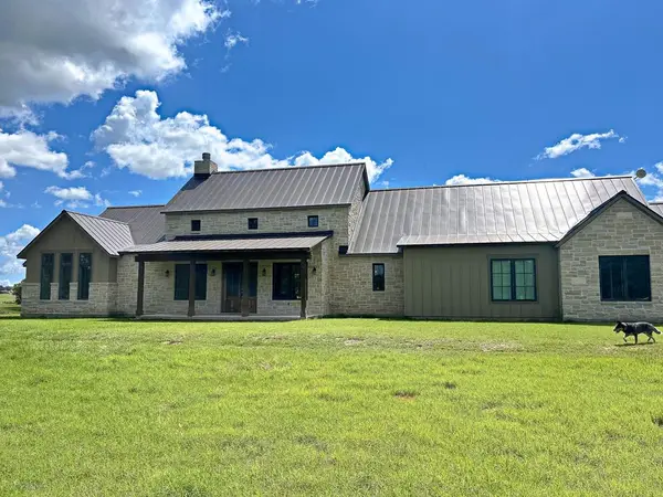 1402 Countryside Bend, Fredericksburg, TX 78624