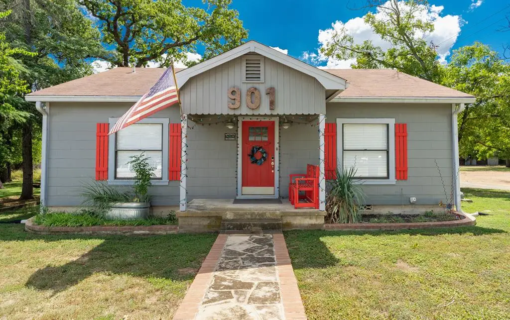 901 E Highway St, Fredericksburg, TX 78624 - Image #1