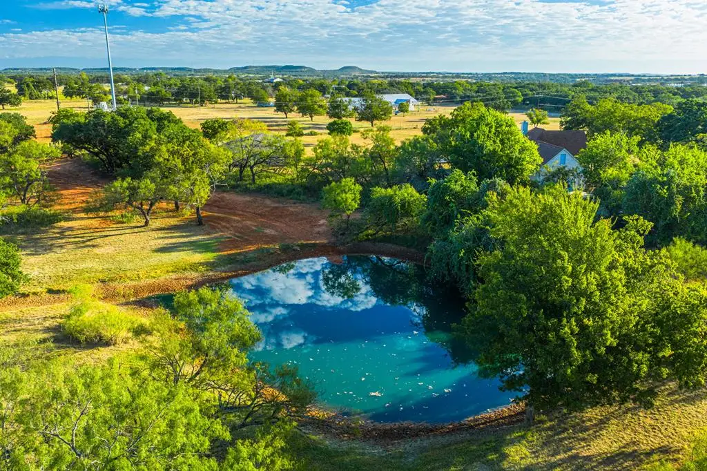 1412 S Eagle St, Fredericksburg, TX 78624 - Image #1