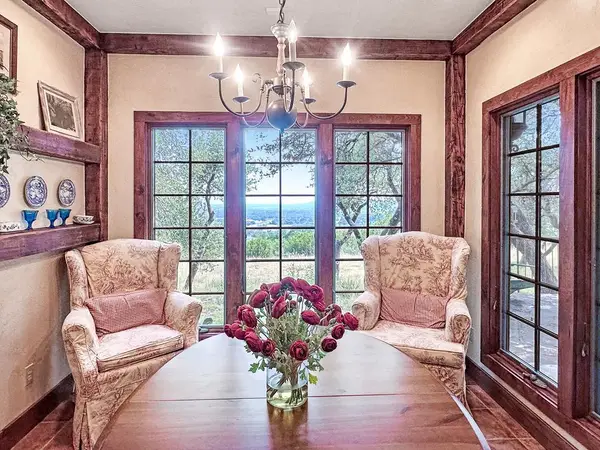 815 Oxen Trail, Fredericksburg, TX 78624