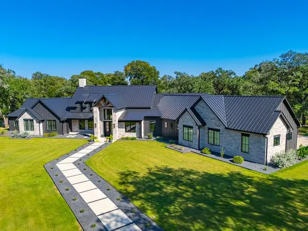 1301 County Rd 218, Weimar, TX 78962