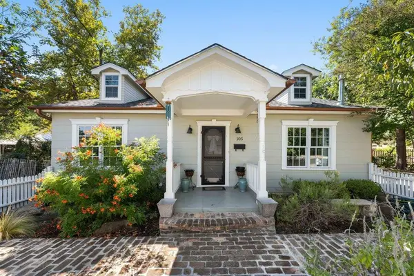 105 E Centre St, Fredericksburg, TX 78624