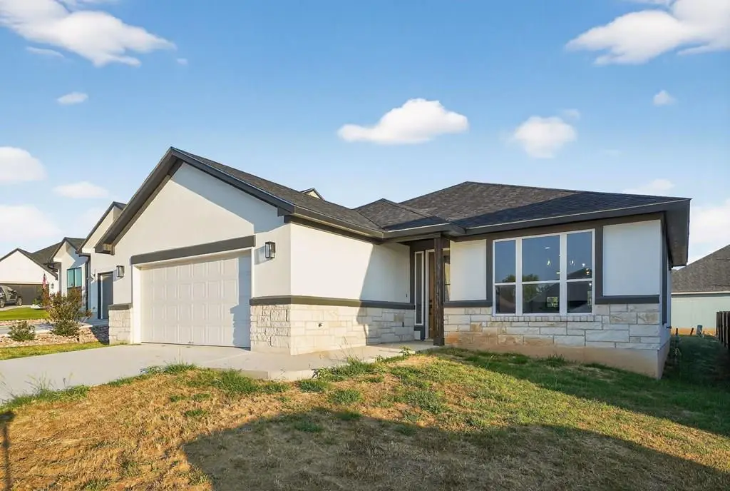 1604 Redwood Ct, Fredericksburg, TX 78624 - Image #1