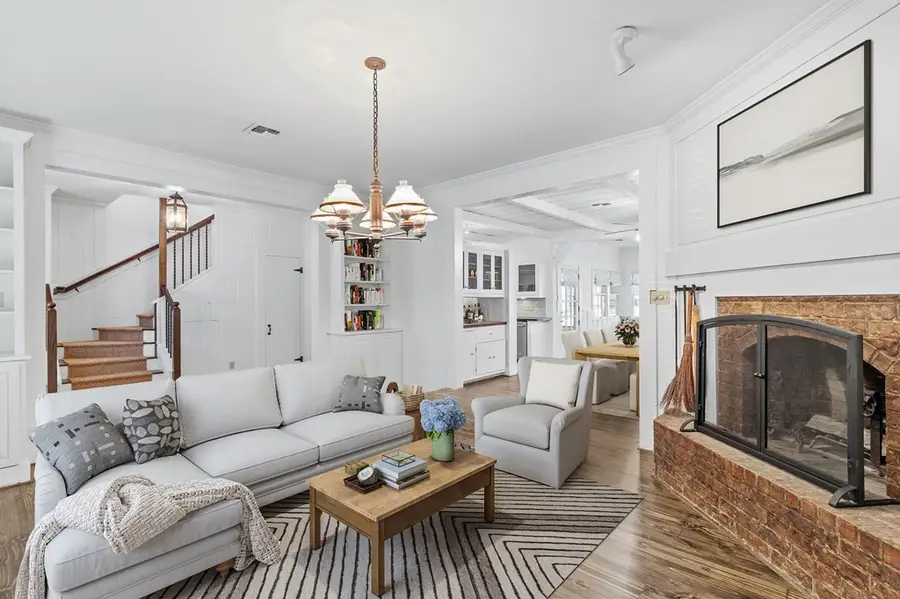 612 W San Antonio St, Fredericksburg, TX 78624 - #2