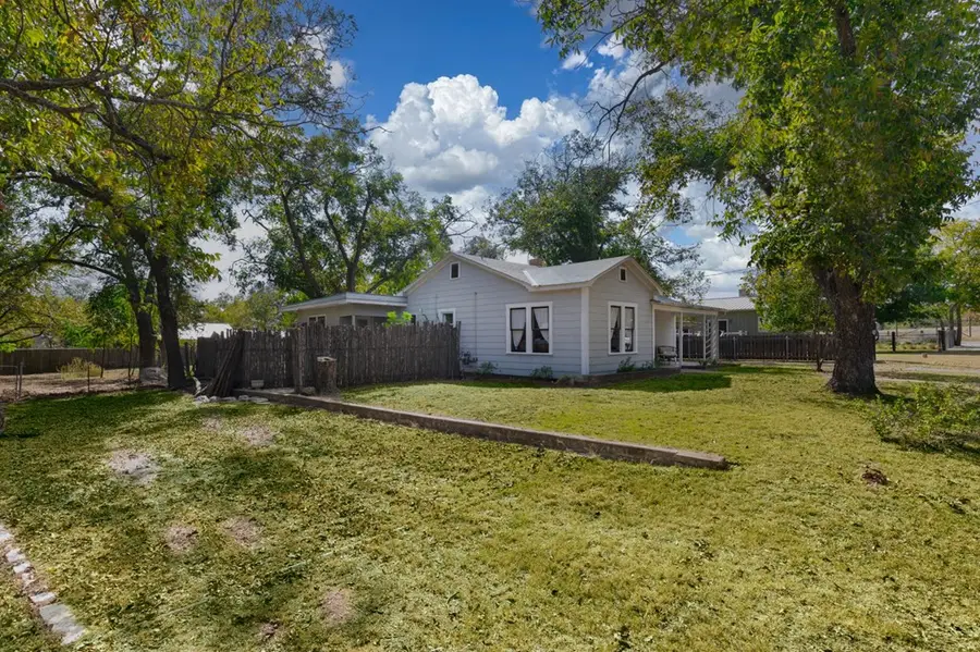 707 Whitney, Fredericksburg, TX 78624 - Image #2