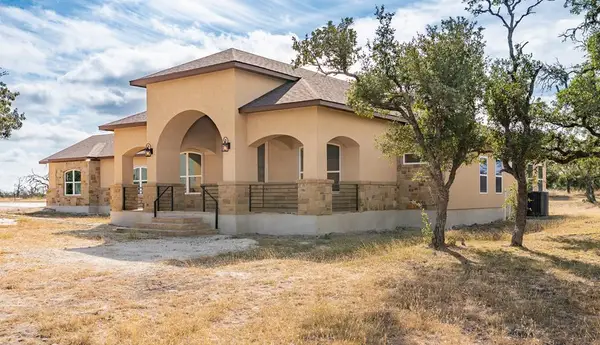 288 Nott Branch Rd, Harper, TX 78631