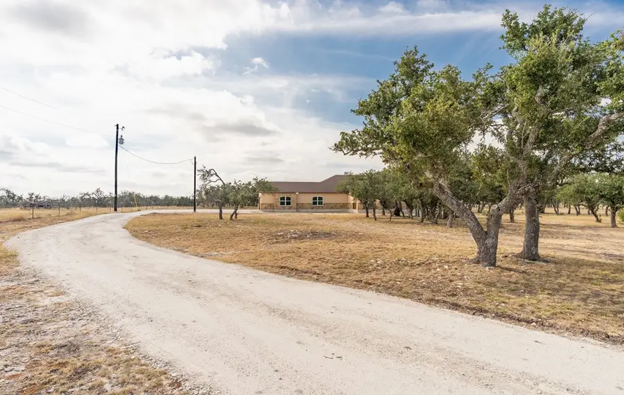 288 Nott Branch Rd, Harper, TX 78631 - #2