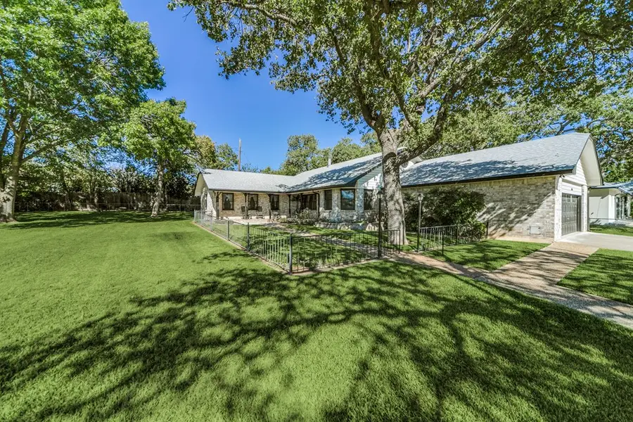 406 Candlelight Circle, Fredericksburg, TX 78624 - Image #3