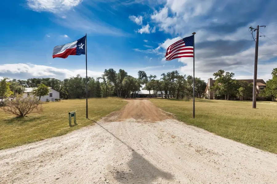 393 Marschall Creek Rd, Fredericksburg, TX 78624 - Image #2