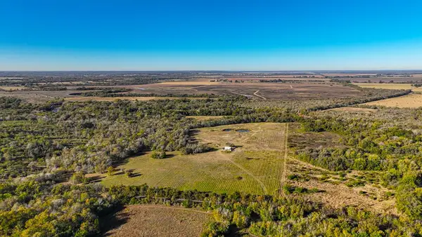 308 Pebble Loop Dr, Navasota, TX 77868