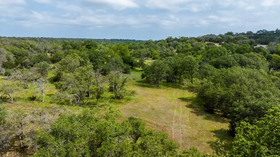 1820 Pressler-henke Rd, Fredericksburg, TX 78624 - Image #2
