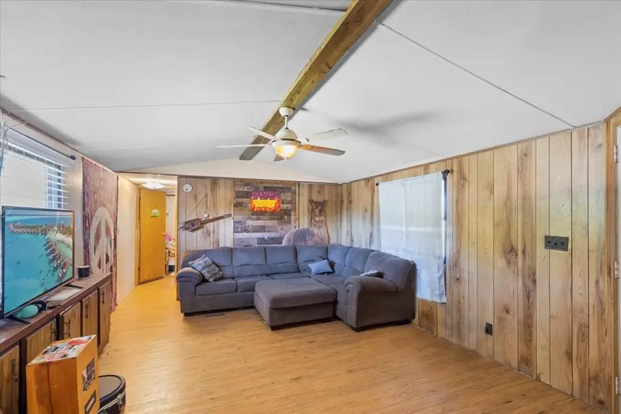 1411 B Democrat St, Blanco, TX 78606 - Image #3