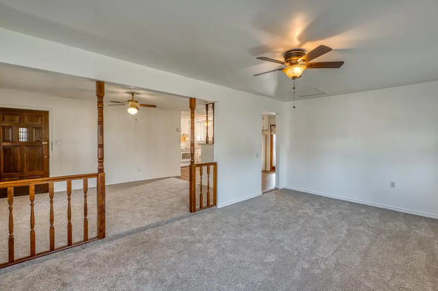 605 W Ash Dr, Johnson City, TX 78636 - #3