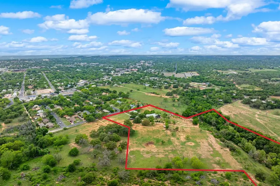 308 Oakhaven Ln, Fredericksburg, TX 78624 - Image #2