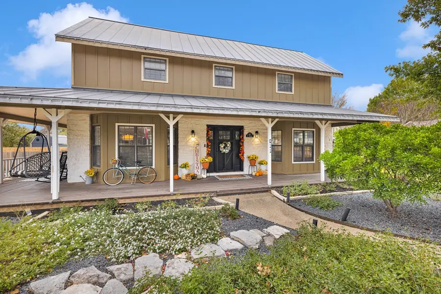 611 W Burbank St, Fredericksburg, TX 78624 - Image #3