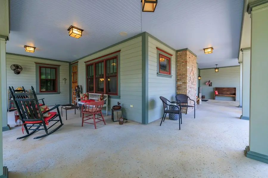923 Hawthorn Ln, Fredericksburg, TX 78624 - Image #2