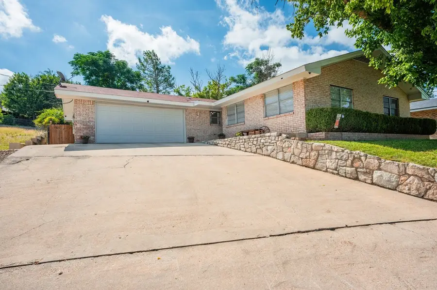 1000 Barbara Ann, Kerrville, TX 78028 - Image #2