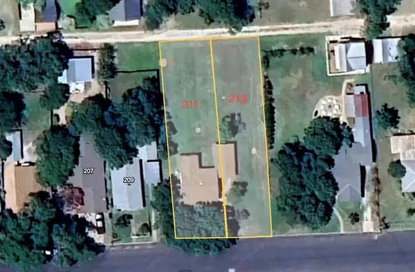 211 W Centre St, Fredericksburg, TX 78624