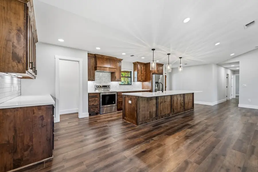 2404 W Commerce St, San Saba, TX 76869 - Image #3