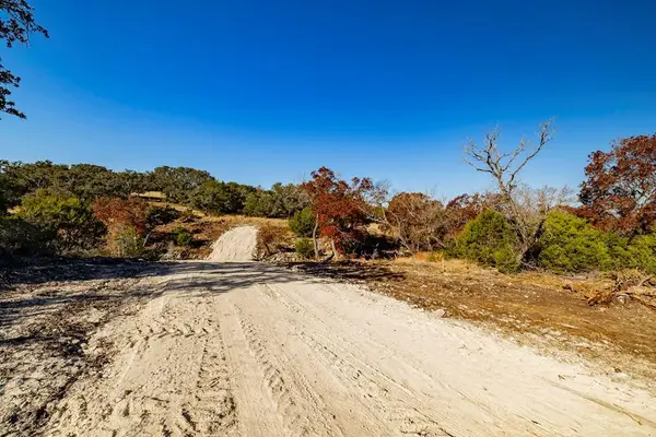 1632 Link, Doss, TX 78618