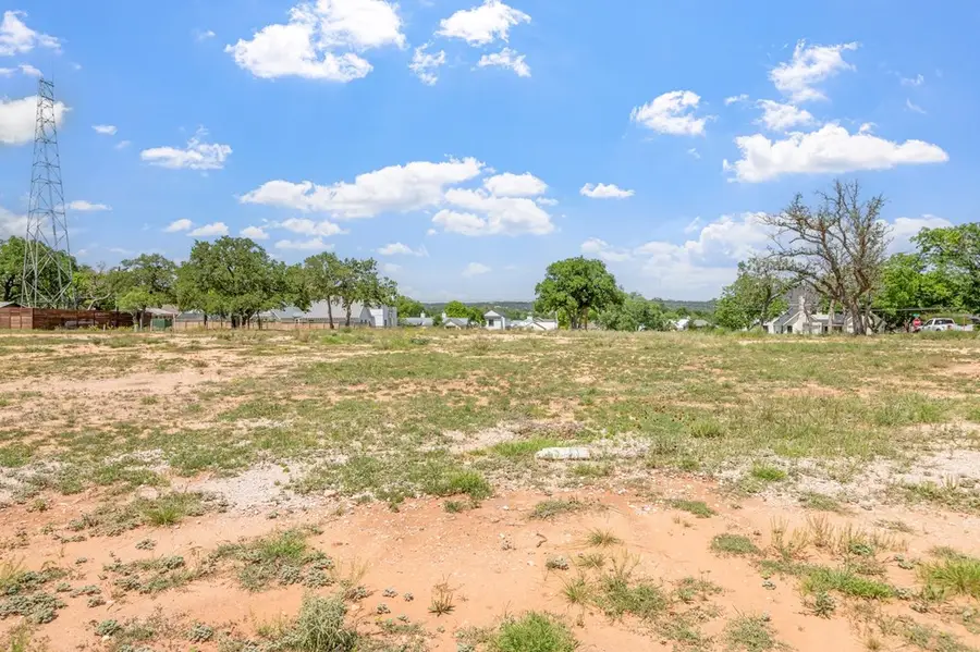 1001 W Travis St, Fredericksburg, TX 78624 - #3