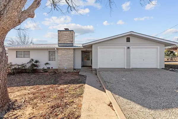 303 Walnut St, Fredericksburg, TX 78624