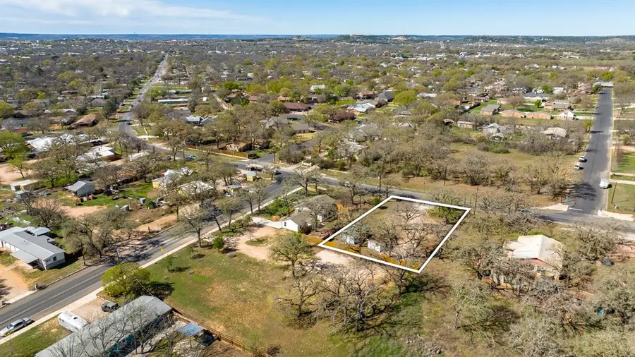 1415 N Milam St, Fredericksburg, TX 78624 - Image #2
