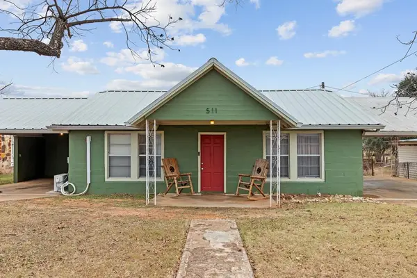 511 S Live Oak St, Mason, TX 76856