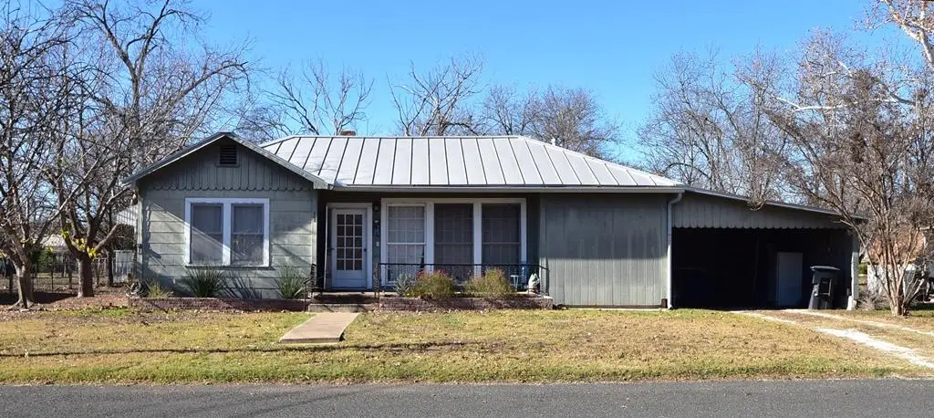 806 N Crockett St, Fredericksburg, TX 78624 - Image #1