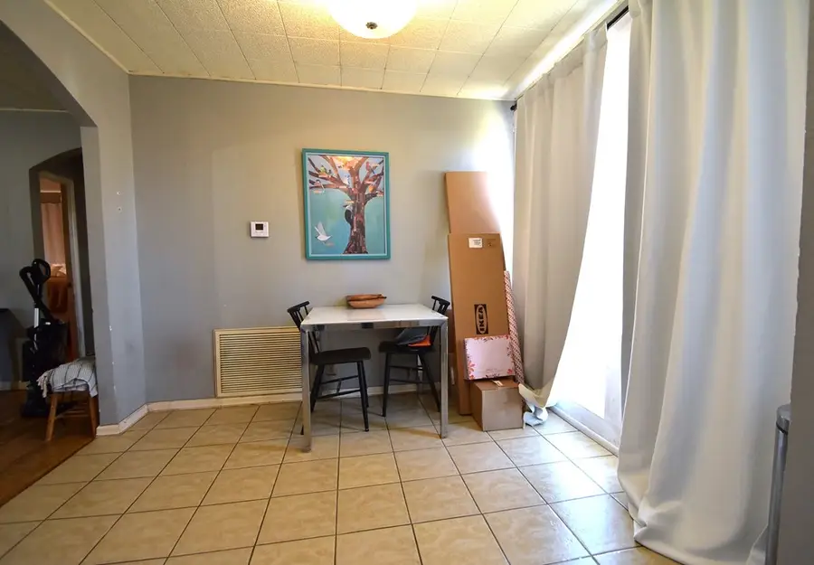 806 N Crockett St, Fredericksburg, TX 78624 - Image #3