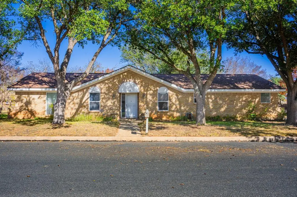 106 Seamoor, Fredericksburg, TX 78624 - Image #1