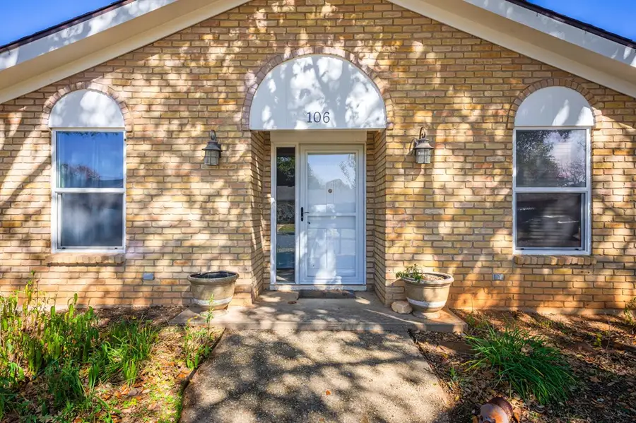 106 Seamoor, Fredericksburg, TX 78624 - Image #2